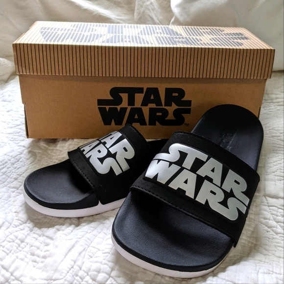 Adidas x Star Wars Pool Slide Sandals Size 5 New In Box - Picture 1 of 6